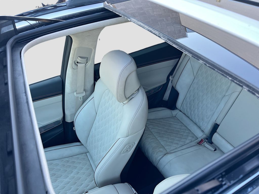 Used 2025 White Genesis 3.5T Sport Advanced image 23