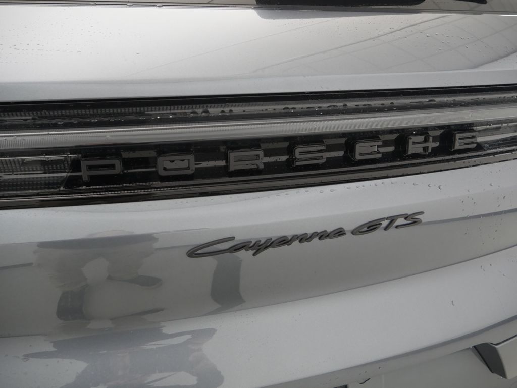 Thumbnail: 2026 Porsche Cayenne - 11