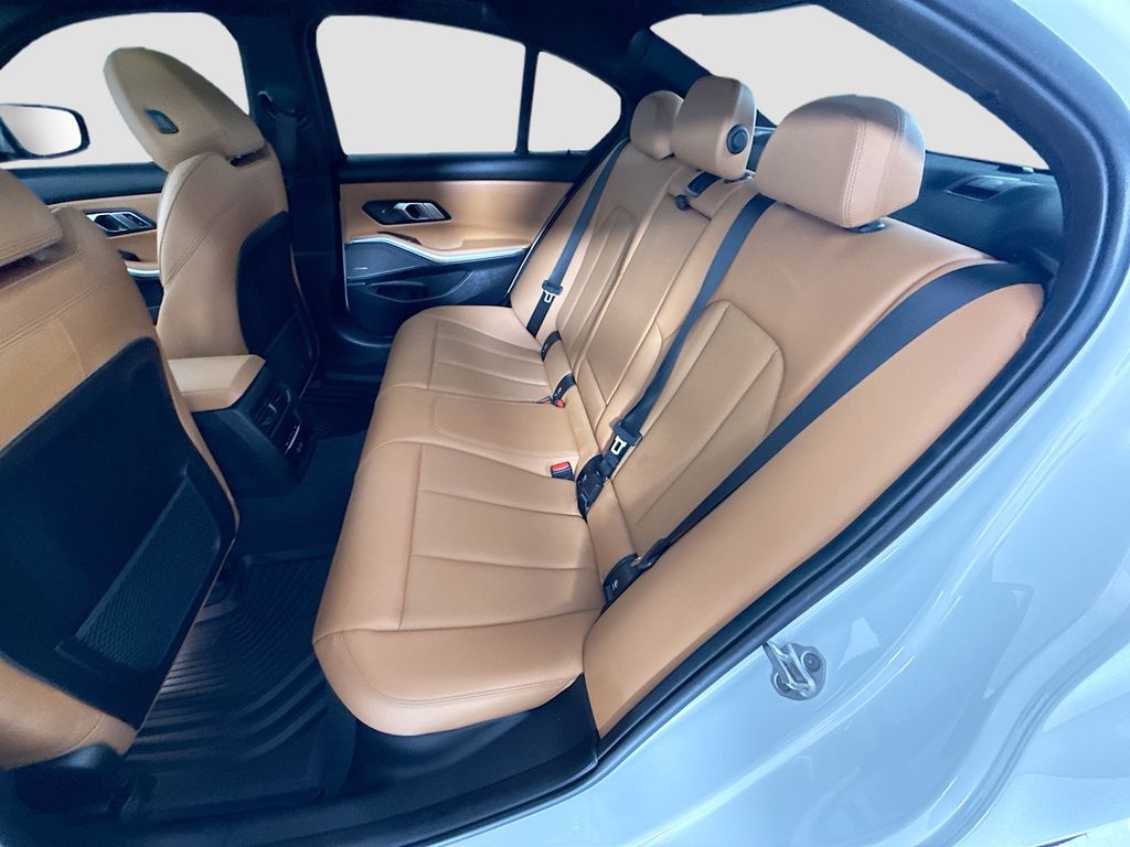 Thumbnail: 2023 BMW 3 Series - 21