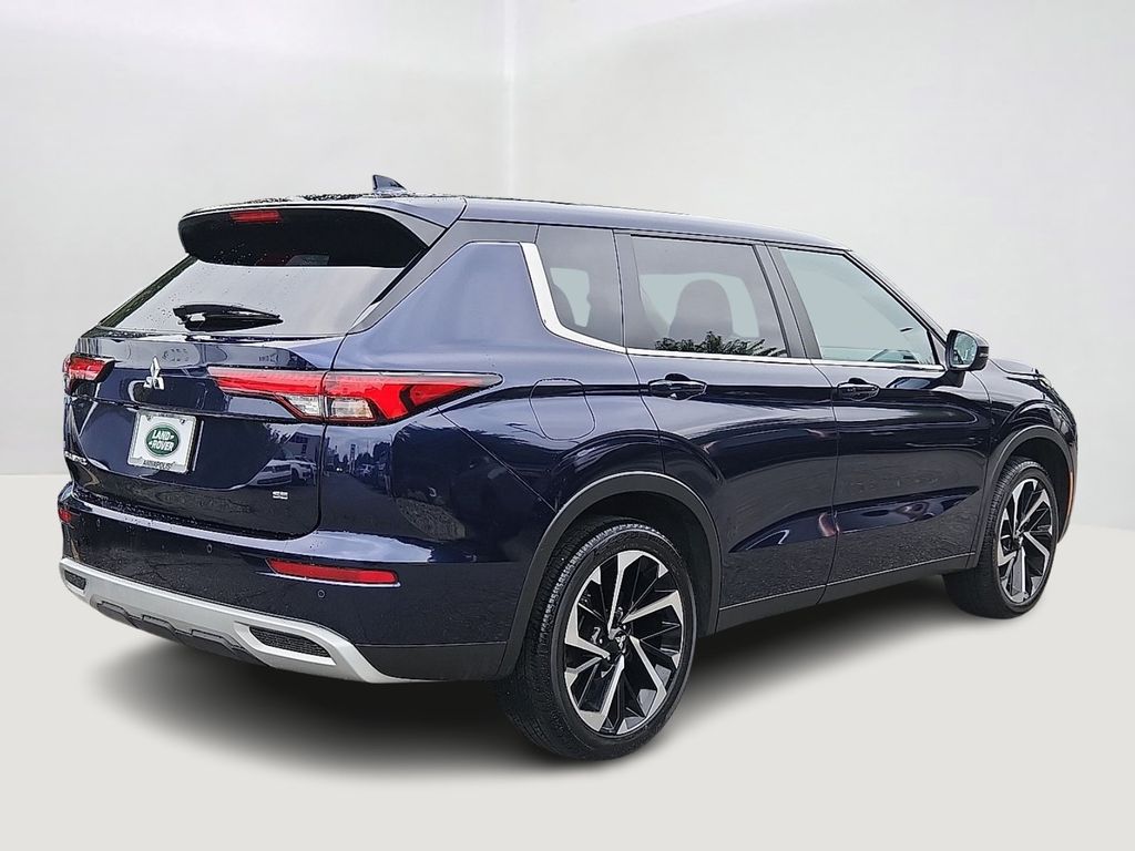 Thumbnail: 2024 Mitsubishi Outlander - 5