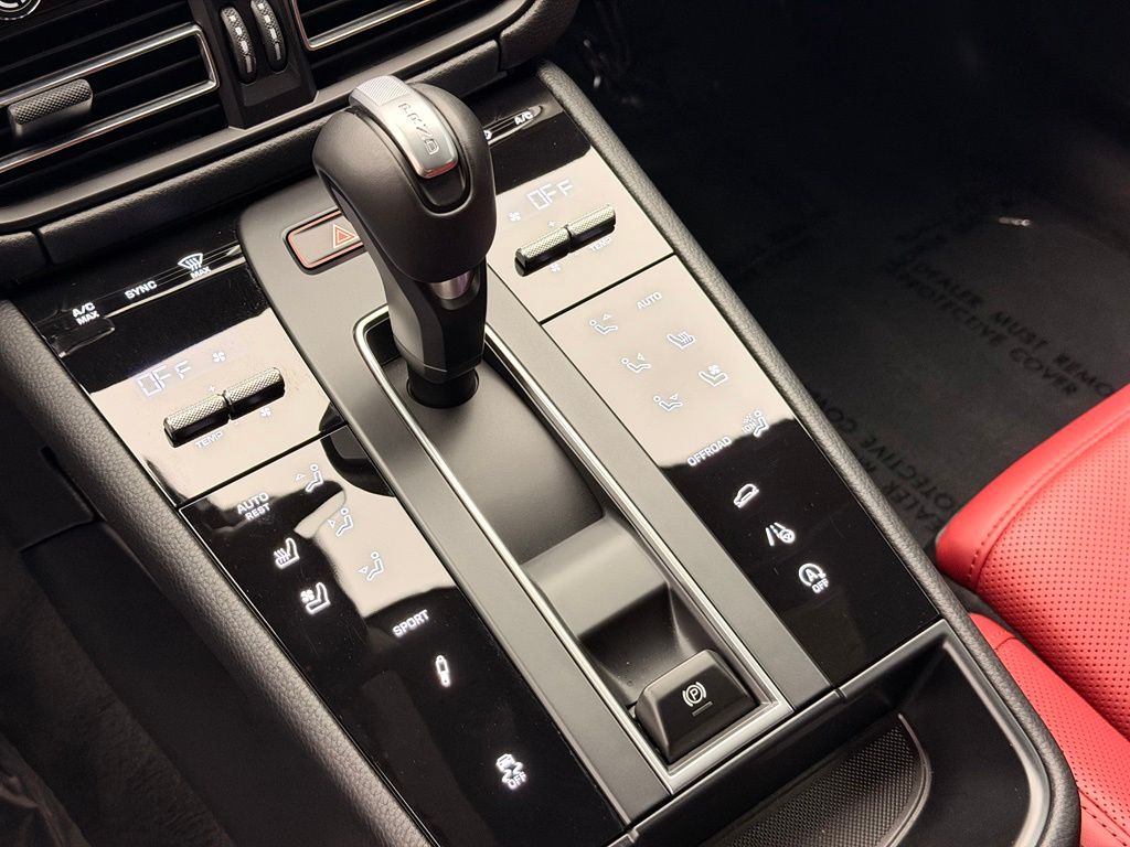 Thumbnail: 2026 Porsche Macan - 16