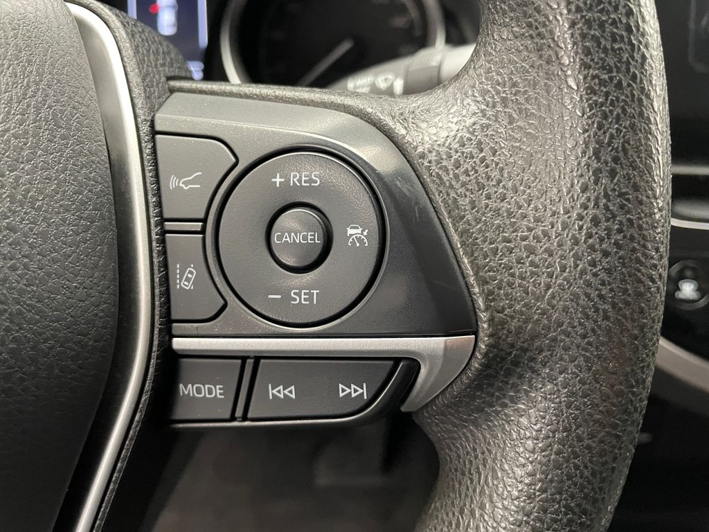 Thumbnail: 2021 Toyota Camry - 23