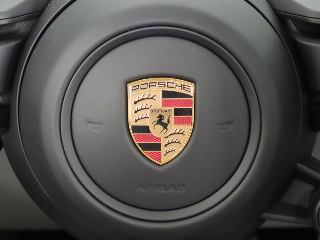 Thumbnail: 2026 Porsche Macan - 21