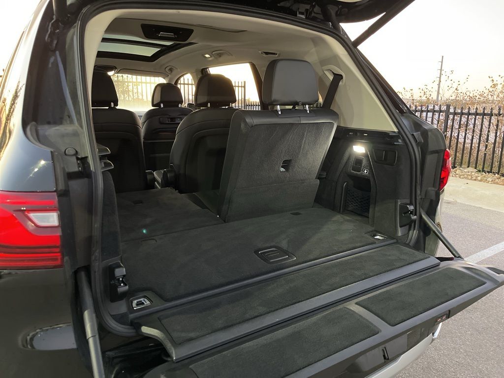 Thumbnail: 2022 BMW X7 - 10