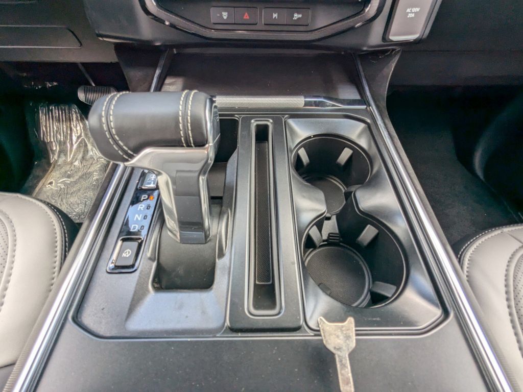 2025 Ford F-150 Lightning Platinum