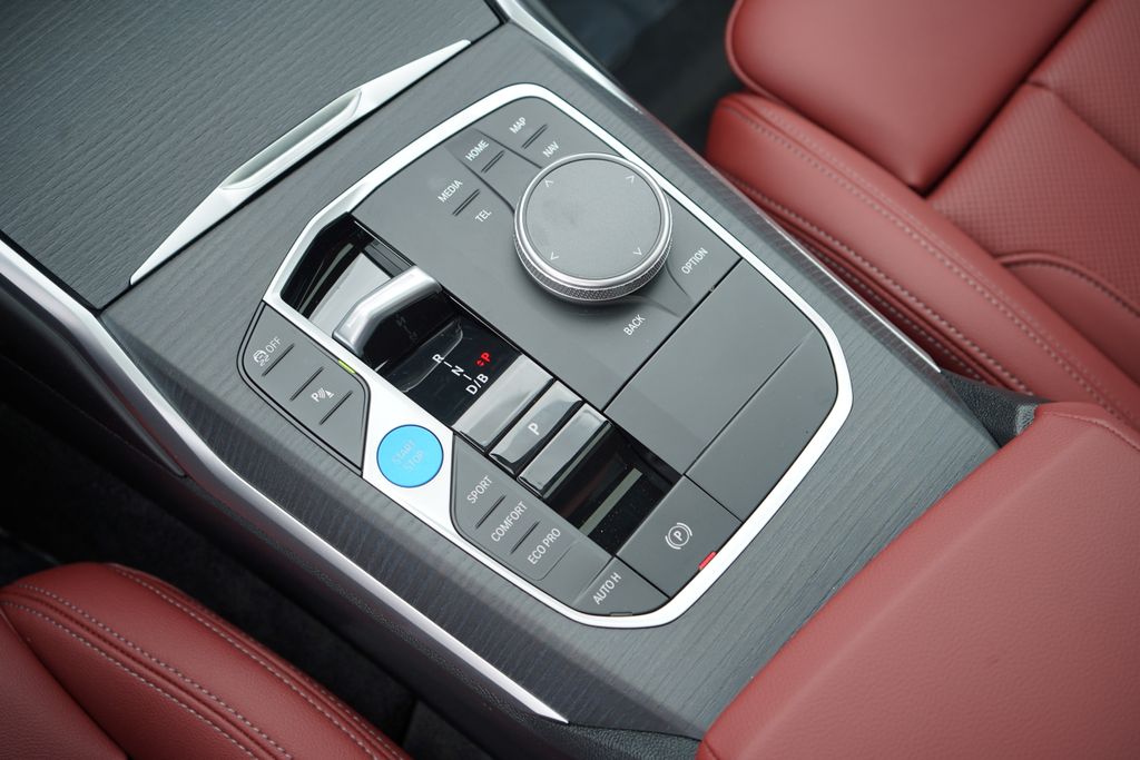 Thumbnail: 2026 BMW i4 - 19