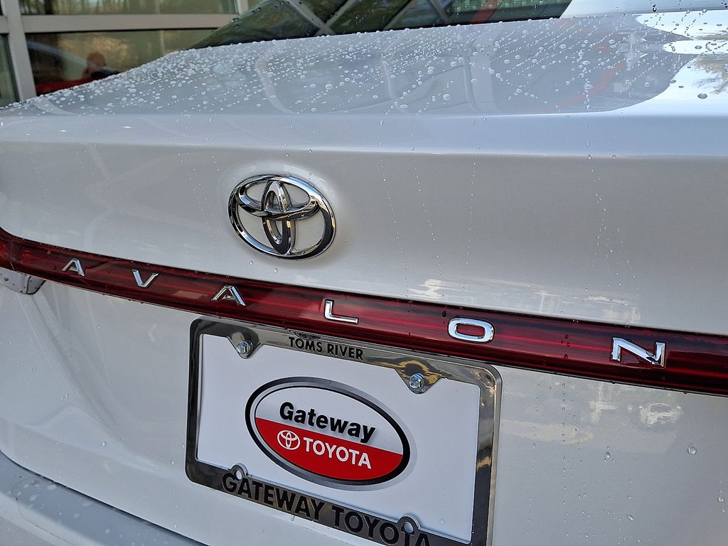 Thumbnail: 2019 Toyota Avalon - 30