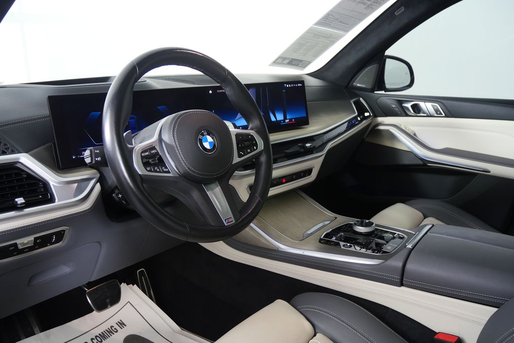 Thumbnail: 2023 BMW X7 - 13