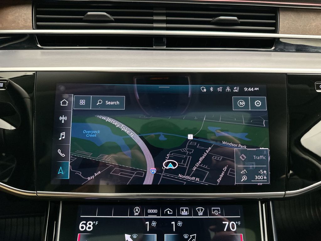 Thumbnail: 2022 Audi A8 - 17