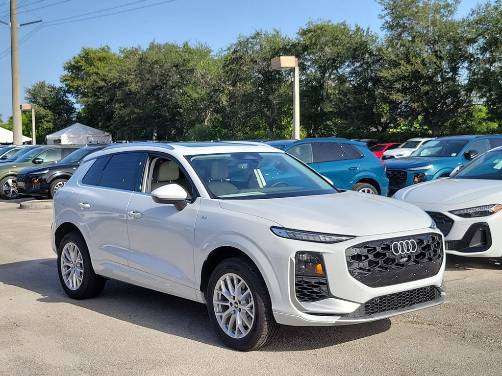 Glacier White Metallic 2026 Audi Q3 SUV / Crossover All-Wheel Drive 7-Speed Automatic