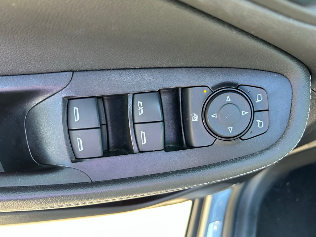 Thumbnail: 2023 Buick Encore GX - 17