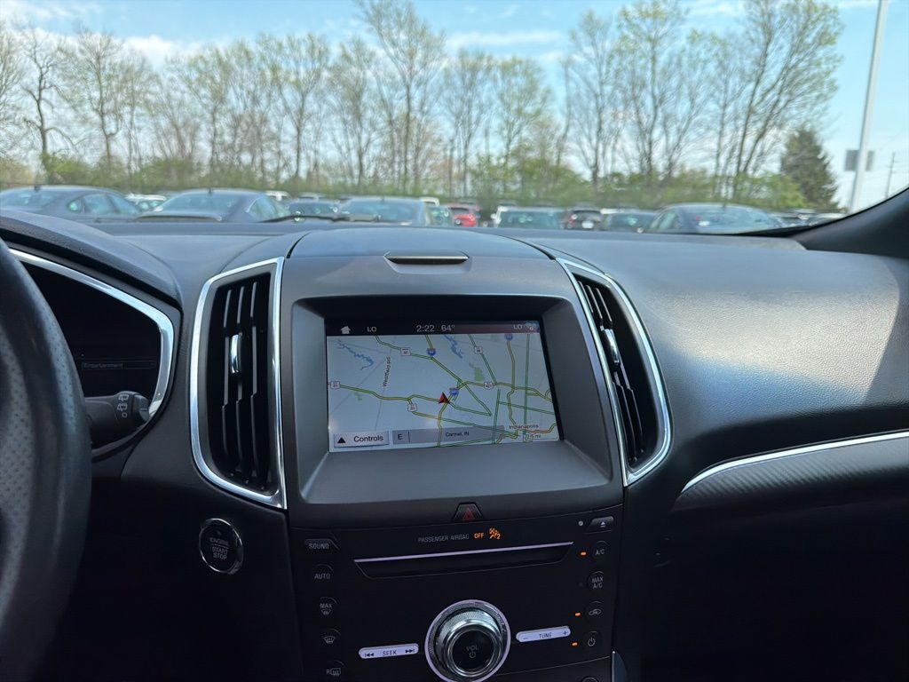 Thumbnail: 2019 Ford Edge - 15