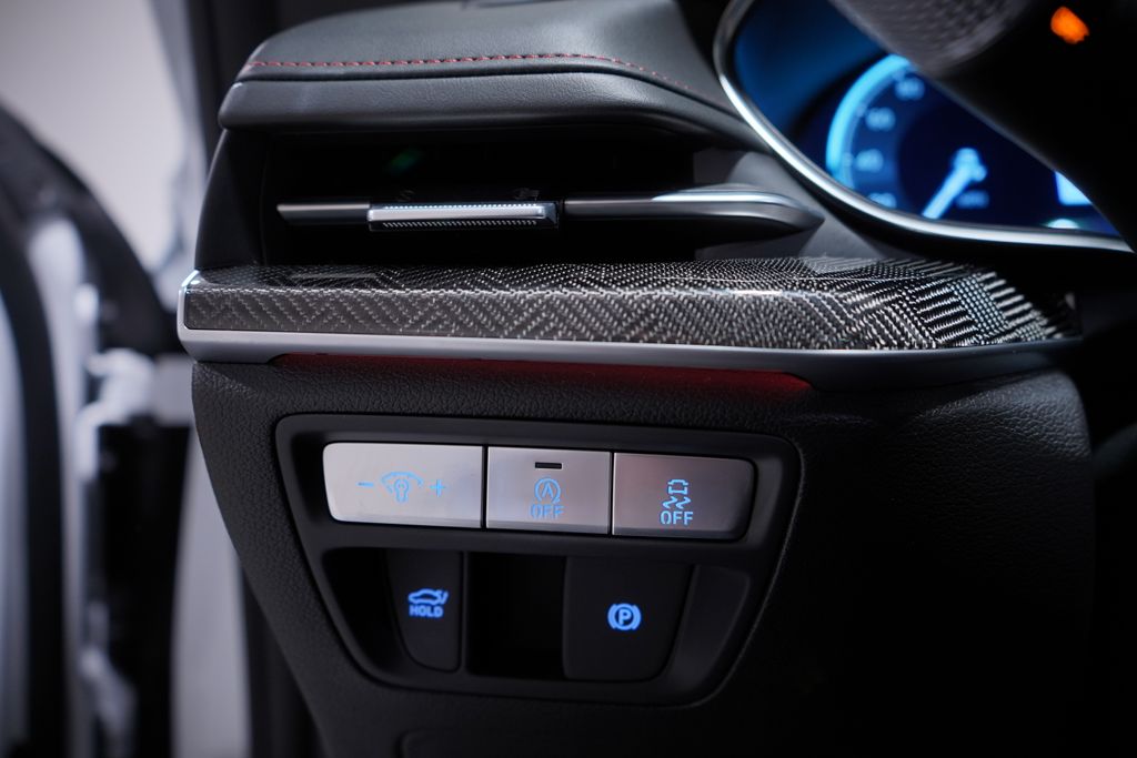 Thumbnail: 2024 Genesis G80 - 19