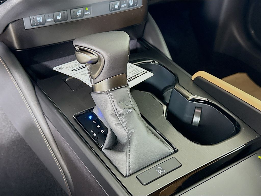 Thumbnail: 2025 Lexus ES - 15