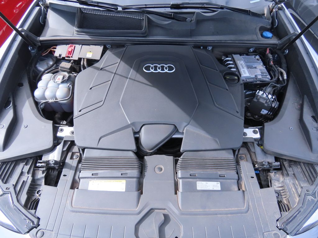 Thumbnail: 2019 Audi Q8 - 13