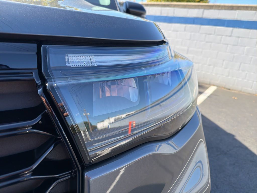 Thumbnail: 2025 Ford Explorer - 9