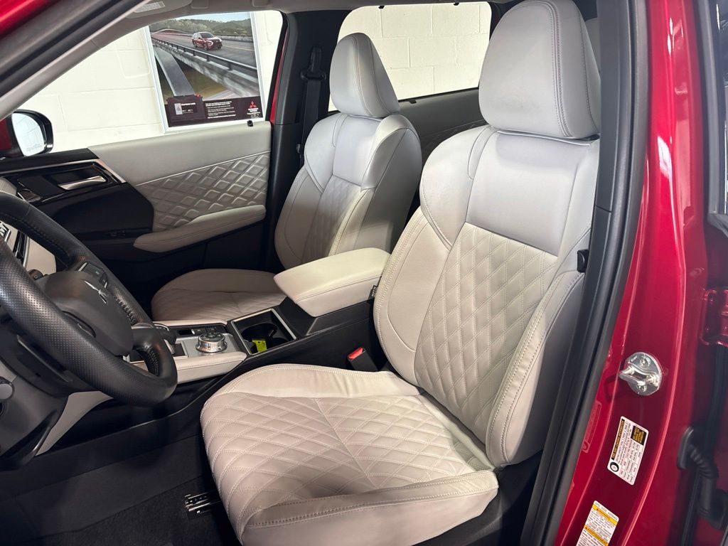 Used 2024 Mitsubishi Outlander SUV