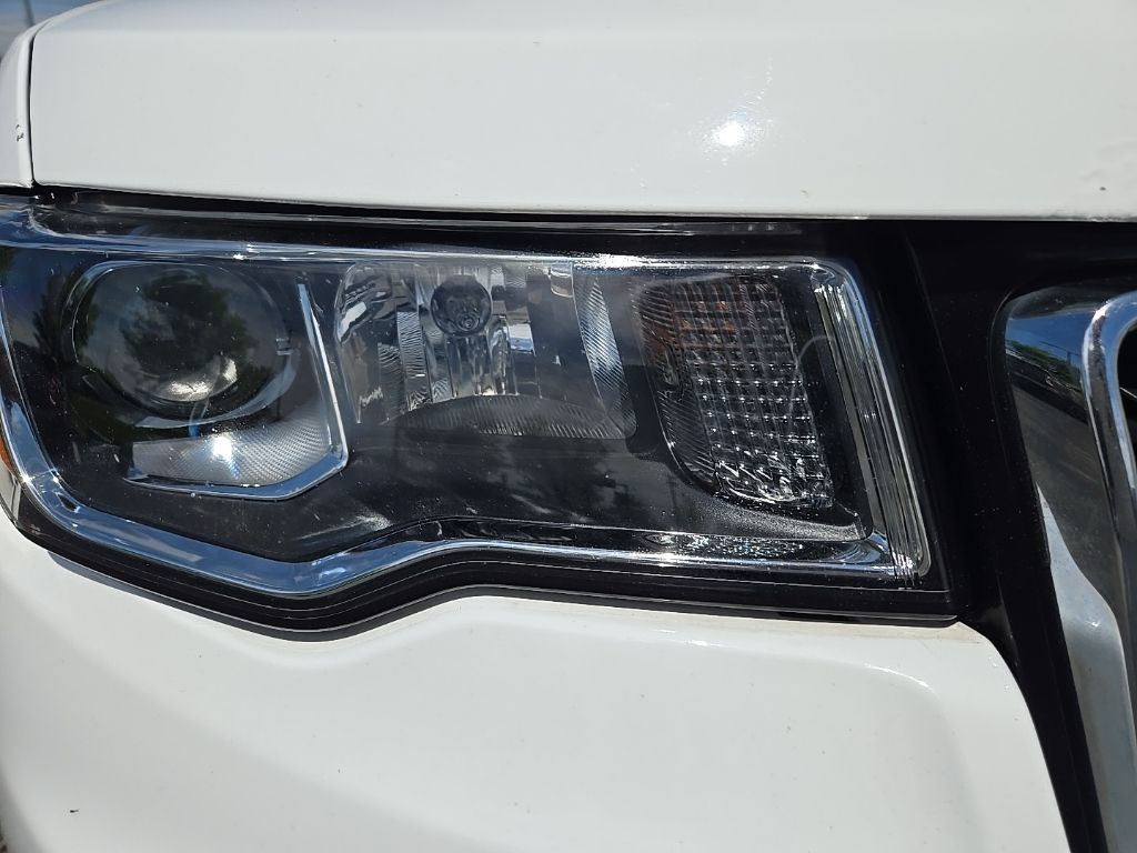 2017 Jeep Grand Cherokee Limited Edition 14