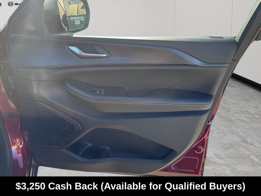 New Car 2025 Jeep Grand Cherokee  Laredo X For Sale Under $40,000 In Austin, Texas