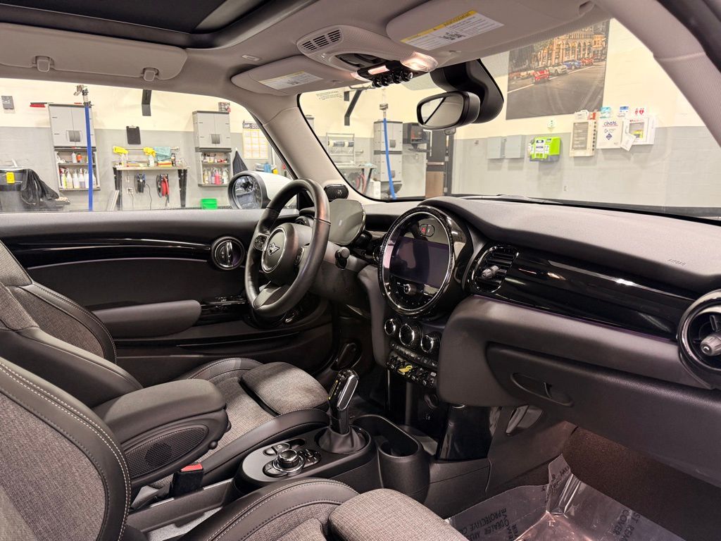 Thumbnail: 2022 MINI Cooper - 23