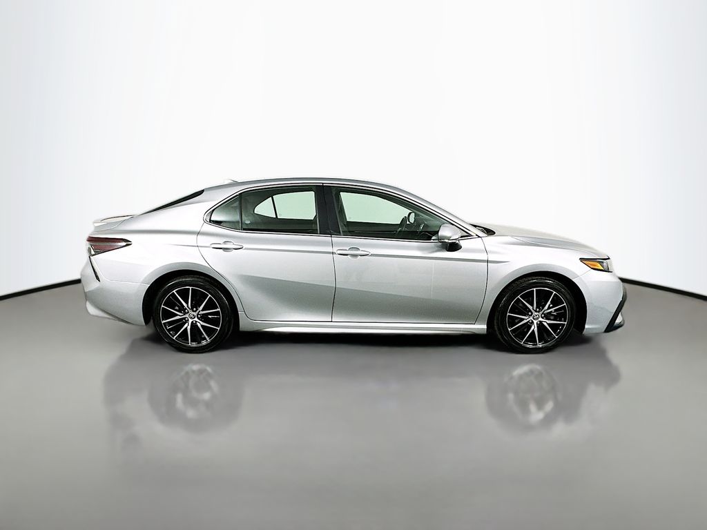 2023 Toyota Camry SE 4