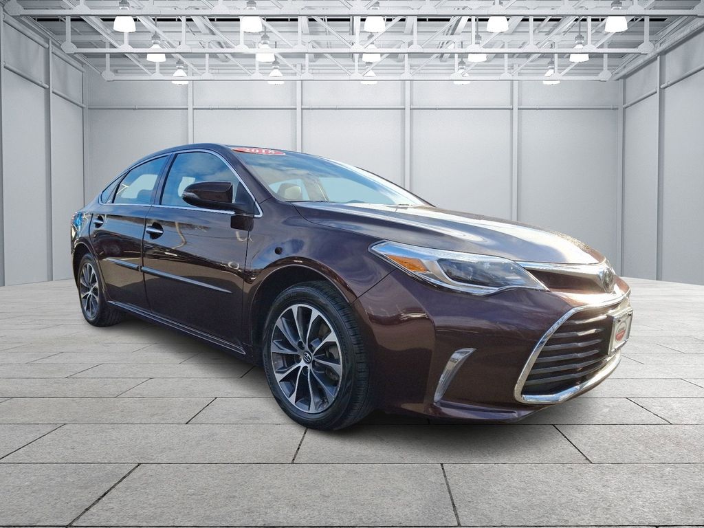 2018 Toyota Avalon XLE 3