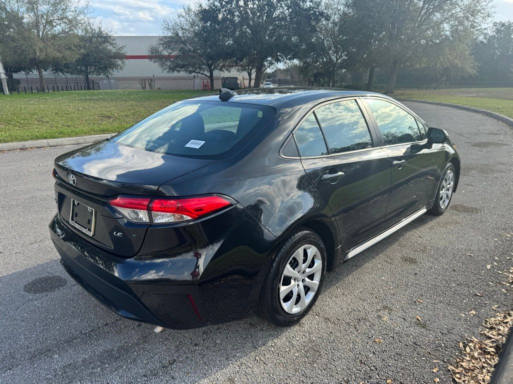 2022 Toyota Corolla LE 5