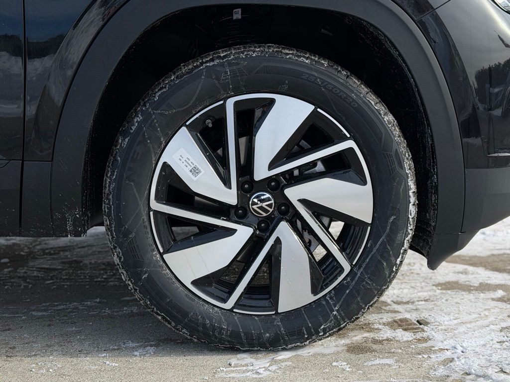 New 2026 Black Volkswagen 2.0T SE w/Technology image 8