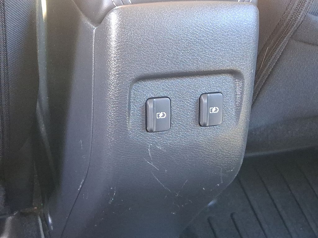 Thumbnail: 2023 Nissan Kicks - 11