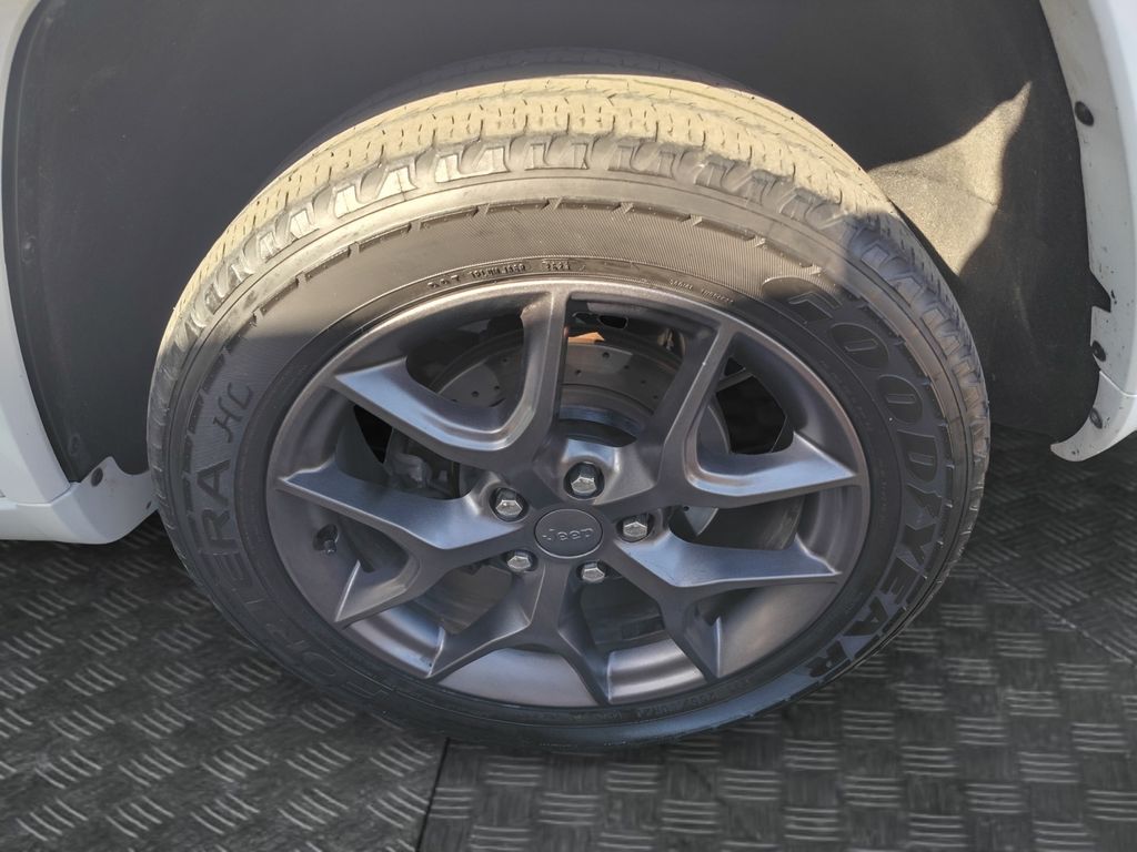 Used Car 2021 Jeep Grand Cherokee  80th Anniversary Edition For Sale Under $25,000 In Austin, Texas