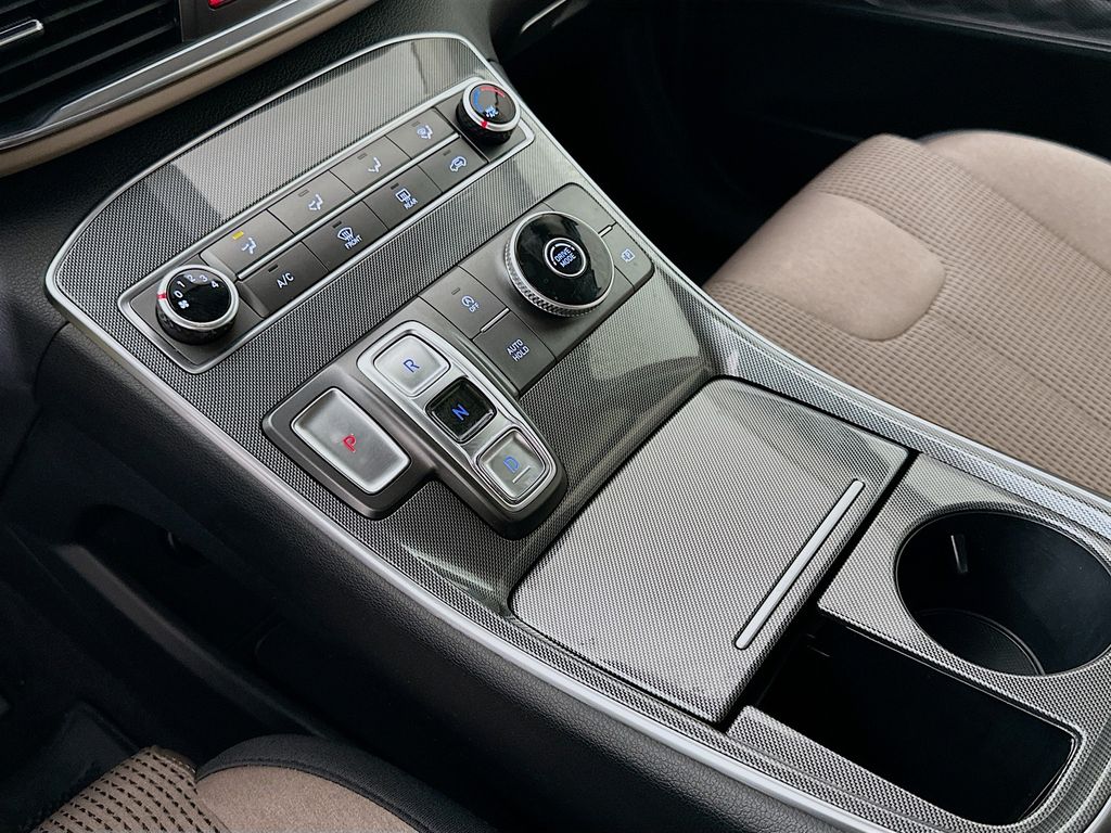 2023 Hyundai Santa Fe SE 16