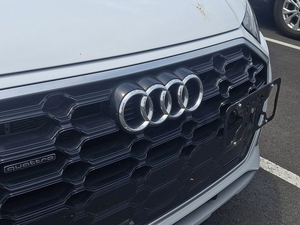 Thumbnail: 2022 Audi Q5 - 4