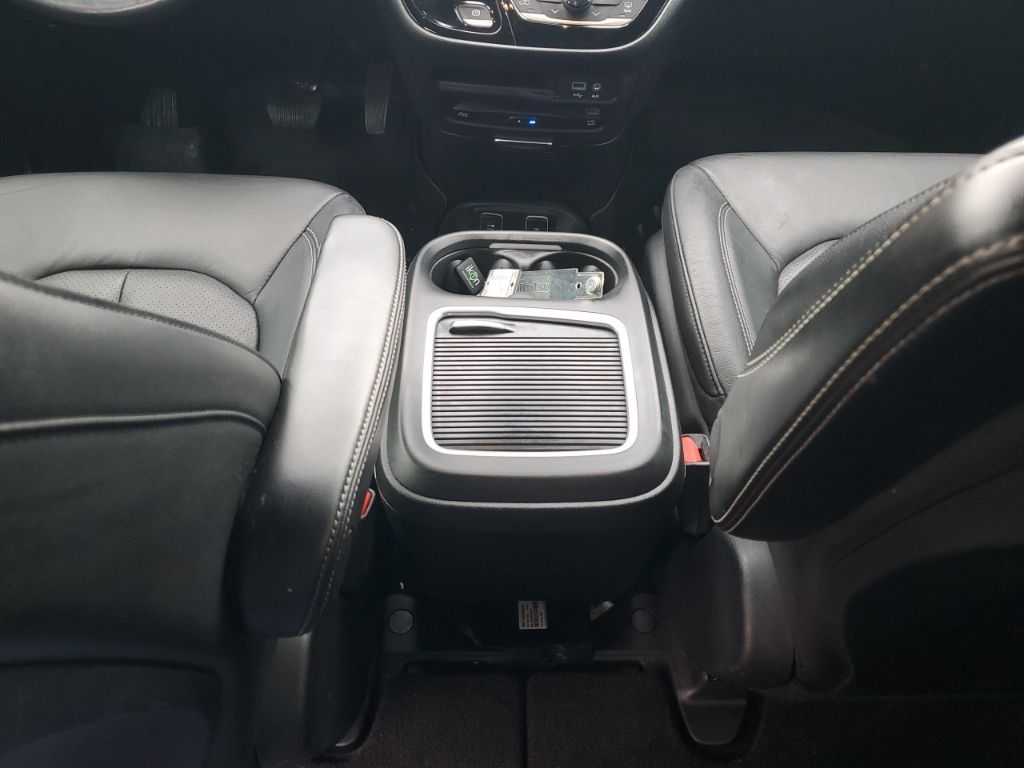 Used Car 2020 Chrysler Pacifica  Touring L Plus For Sale Under $25,000 In Austin, Texas