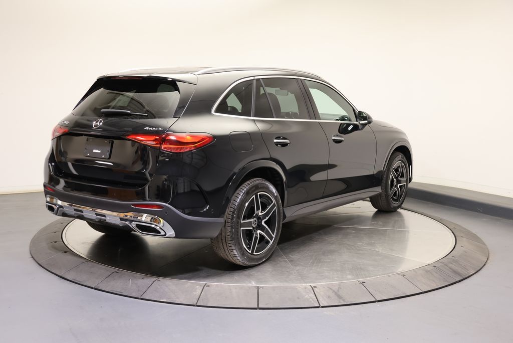 Thumbnail: 2027 Mercedes-Benz GLC - 7