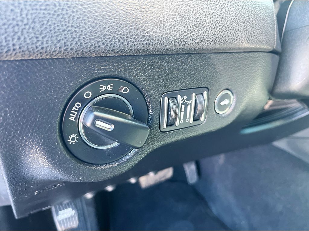Used 2022 Gray Chrysler Touring image 10