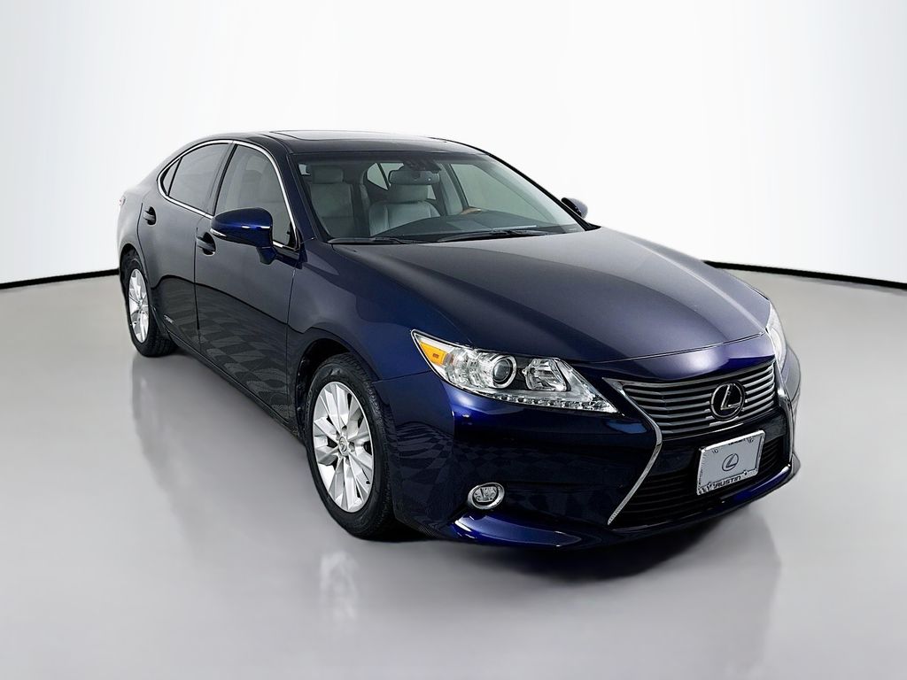 Thumbnail: 2015 Lexus ES - 3