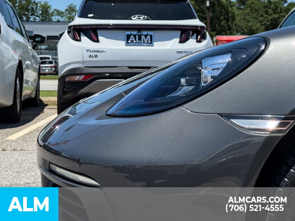 Used 2019 Grey Porsche Base image 32