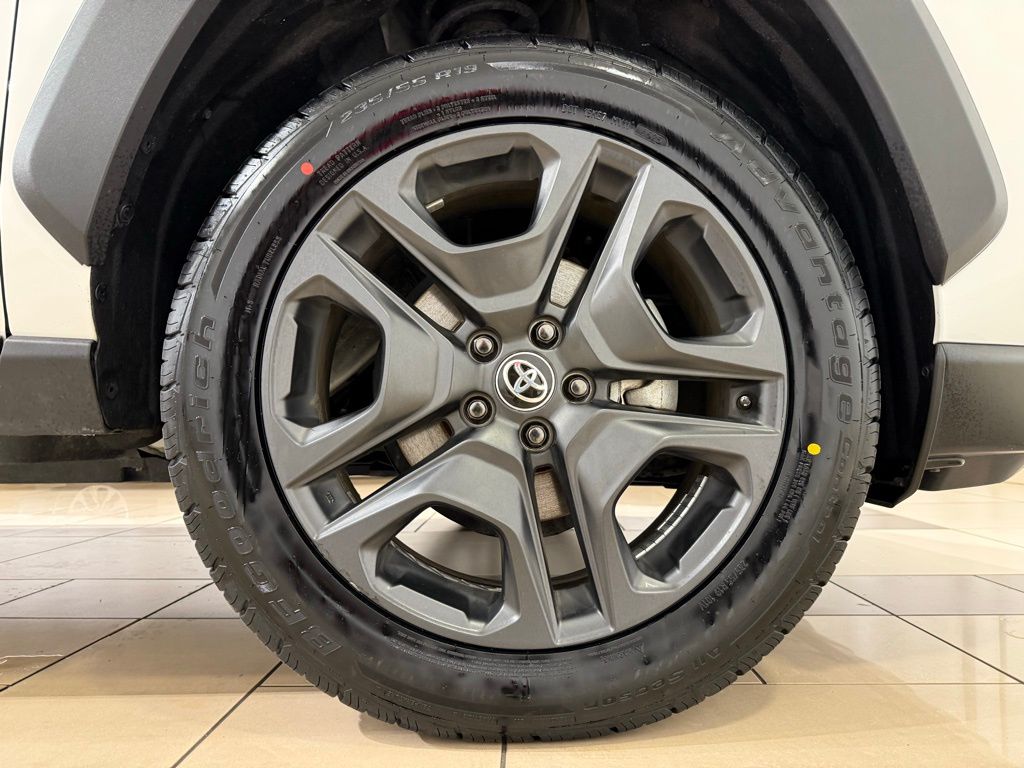 Thumbnail: 2024 Toyota RAV4 - 9