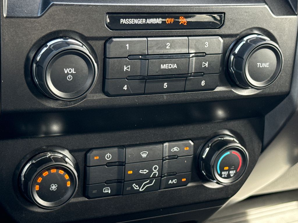 Used 2020 White Ford XLT image 21