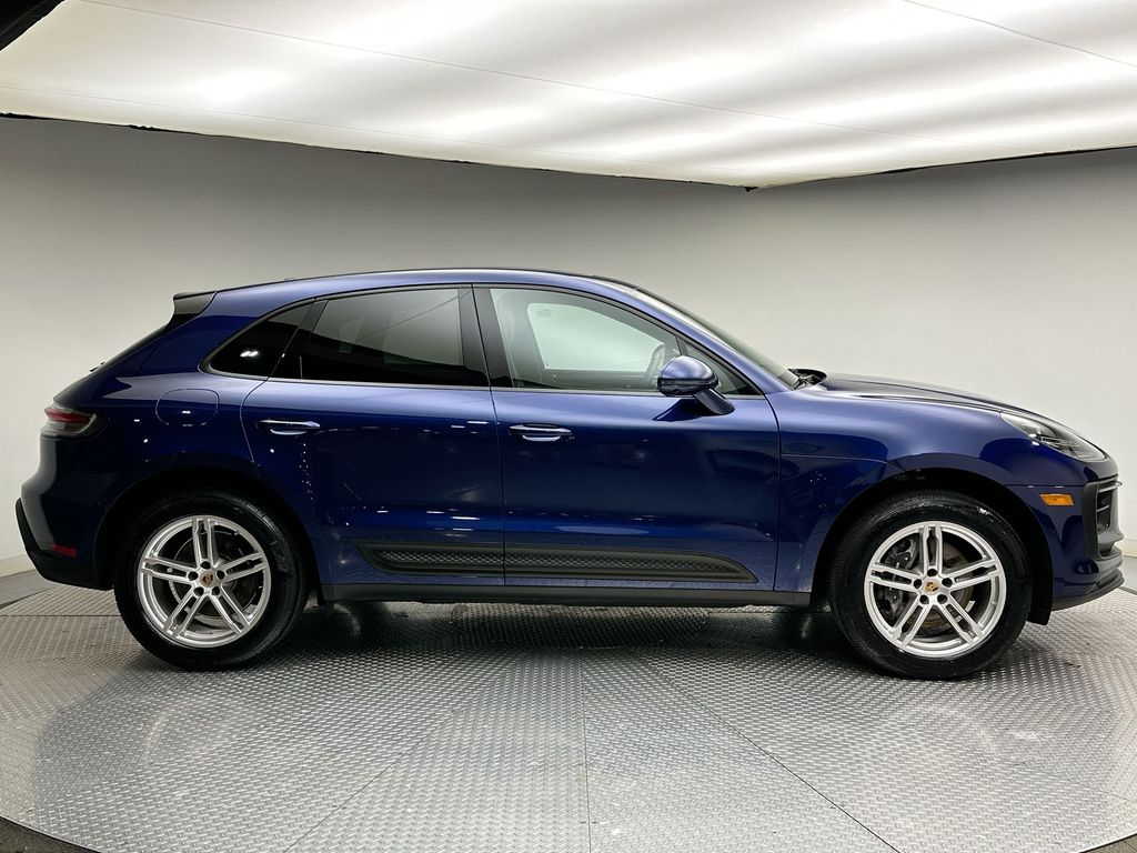 Thumbnail: 2024 Porsche Macan - 4