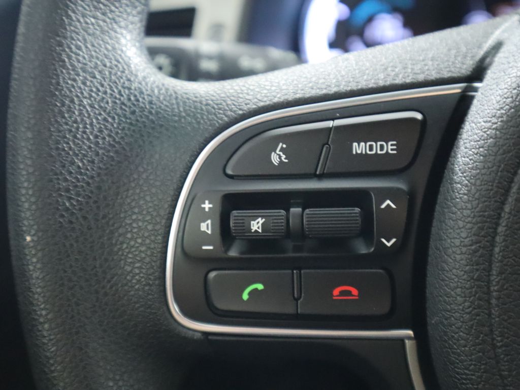 Thumbnail: 2019 Kia Niro - 11