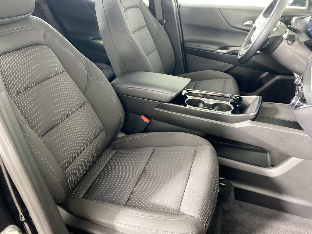 2025 Chevrolet Equinox LT photo