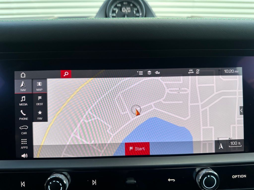 Thumbnail: 2026 Porsche Macan - 30