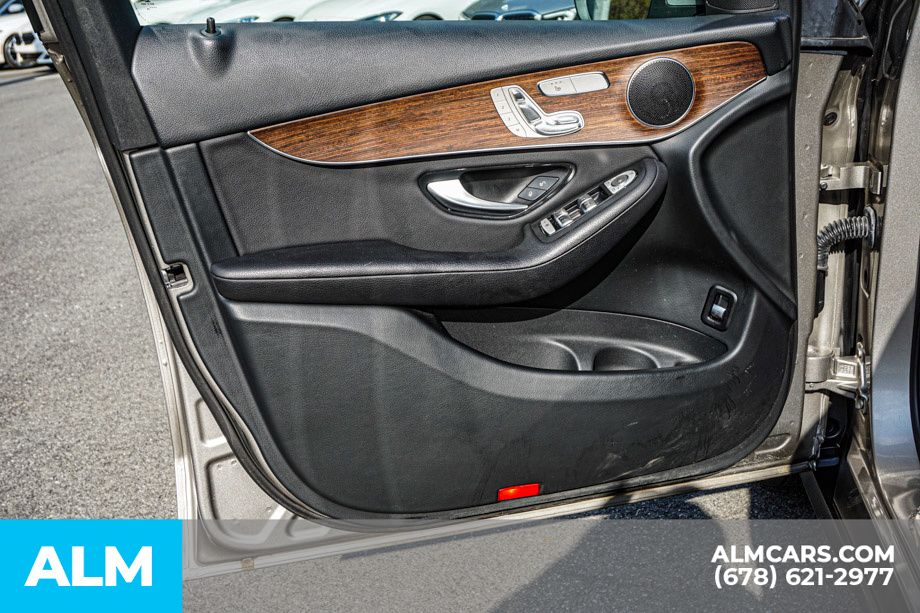 Used 2022 Silver Mercedes-Benz GLC 300 image 48