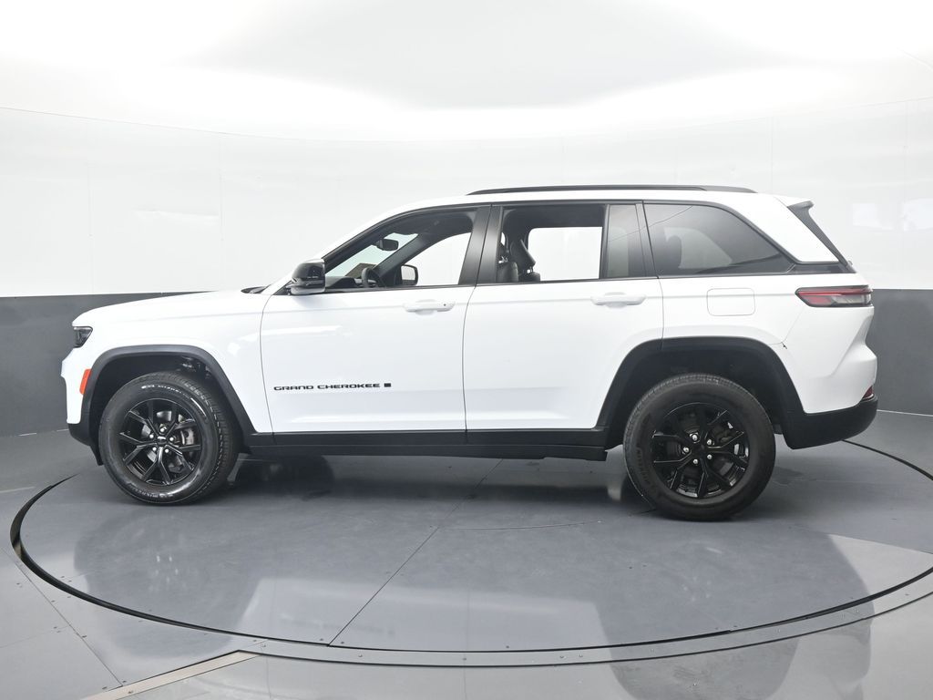 Used 2024 Bright White Clearcoat Jeep Altitude X image 3