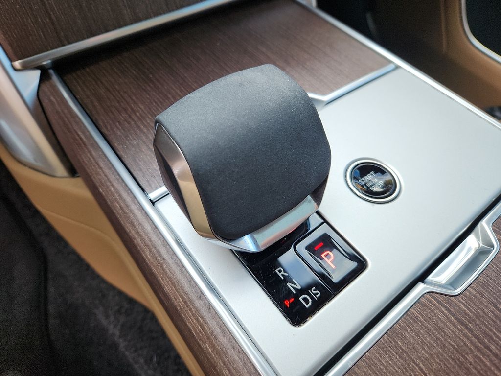 Thumbnail: 2025 Land Rover Range Rover - 15