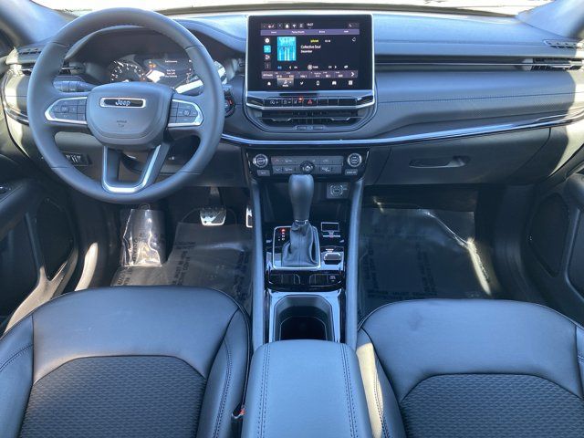 New 2026 White/off-white Jeep Latitude image 12