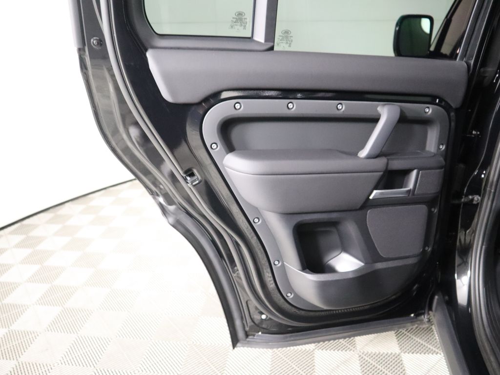 Thumbnail: 2025 Land Rover Defender - 27