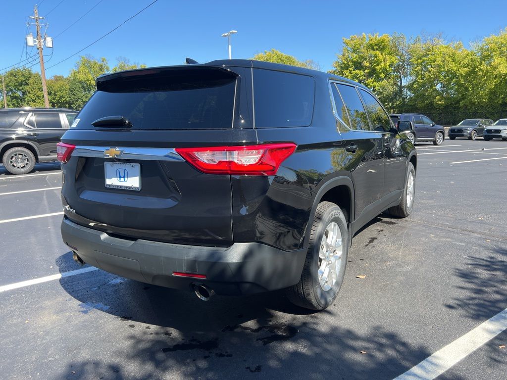 Thumbnail: 2021 Chevrolet Traverse - 5