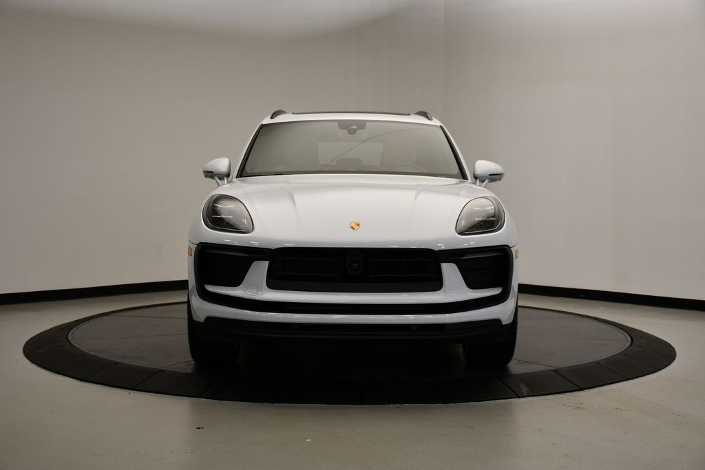 Thumbnail: 2025 Porsche Macan - 10